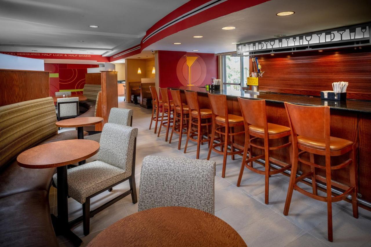 Holiday Inn Hotel & Suites Beckley By Ihg Екстериор снимка